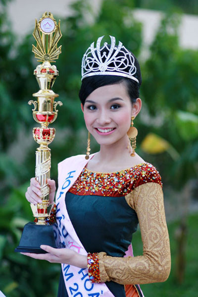 Cuộc thi Hoa hậu Hoàn Vũ Việt Nam 2015 chính thức khởi động