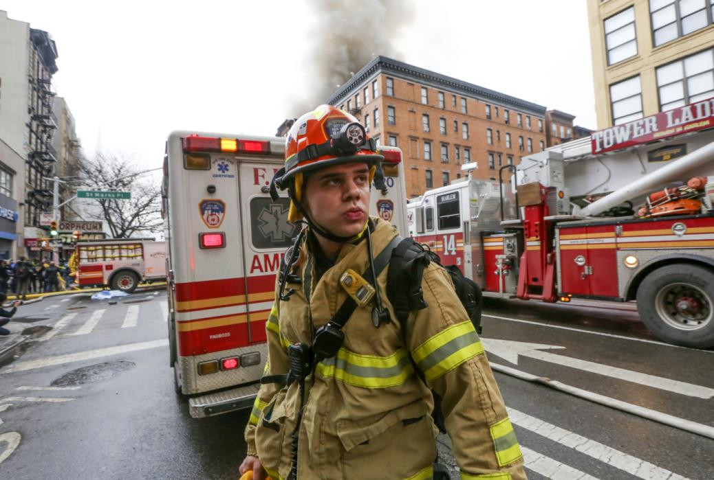 Mỹ: Hỏa hoạn kinh hoàng tại New York, hàng chục người bị thương