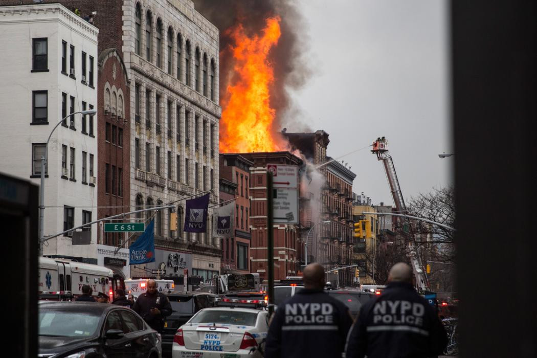 Mỹ: Hỏa hoạn kinh hoàng tại New York, hàng chục người bị thương