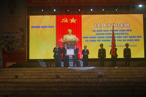 Công bố quyết định thành lập thị xã Điện Bàn thuộc tỉnh Quảng Nam