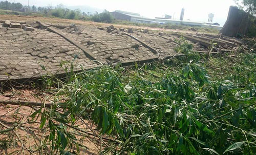 Hà Tĩnh: Gần 200 ngôi nhà bị hư hại nặng vì mưa đá và lốc xoáy