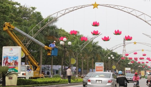 Thanh Hóa: Tất bật chuẩn bị đường hoa chào đón Năm du lịch Quốc gia