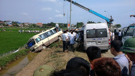 Hai xe khách “đối đầu” ít nhất 5 người chết, 10 người bị thương