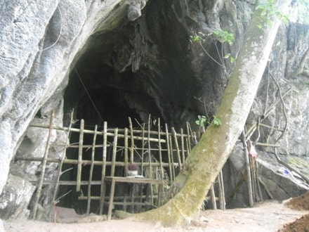  Kỳ bí hang Con Moong