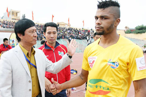 Rời đội bóng xứ Thanh, HLV Vũ Quang Bảo về với XSKT Cần Thơ