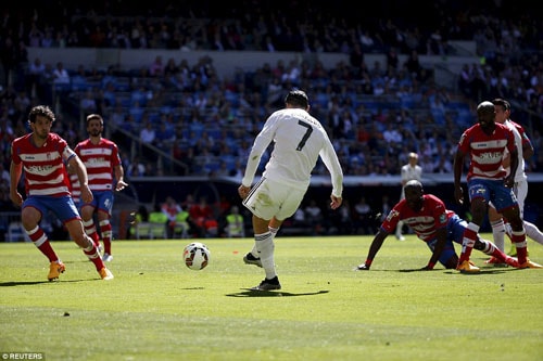 Cận cảnh Ronaldo ghi 5 bàn, Real thắng Granada 9-1