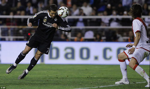 Cận cảnh Real thắng Rayo Vallecano: Ronaldo và bàn thắng thứ 300
