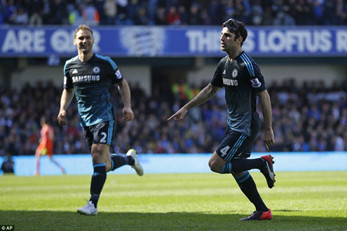 Cesc Fabregas lập công, Chelsea tự tin trên đường về đích