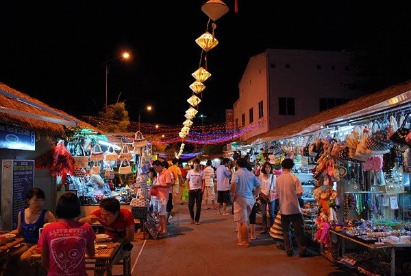 Khám phá những khu chợ đêm nổi tiếng dọc chiều dài đất nước