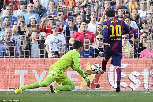 Messi ghi bàn phút cuối, Barca thắng Valencia 2-0