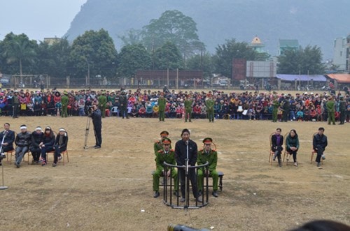 Hạ sát Phó Giám đốc ngân hàng vì bị sỉ nhục…không tìm được gái