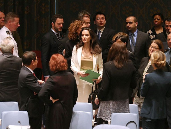 Angelina Jolie bất ngờ xuất hiện trong buổi họp của Liên hợp quốc