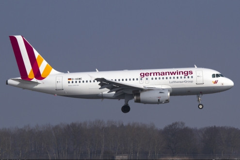 Đức: Sau thảm họa Germanwings, giáo viên ra đề toán tính đường bay qua núi