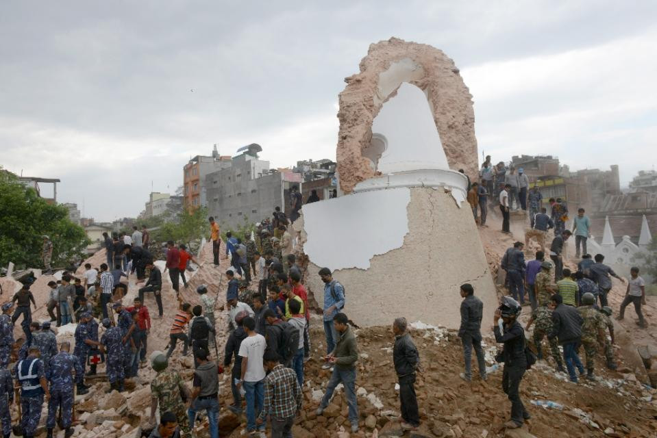 Động đất 7,9 độ richter làm rung chuyển Thủ đô Nepal