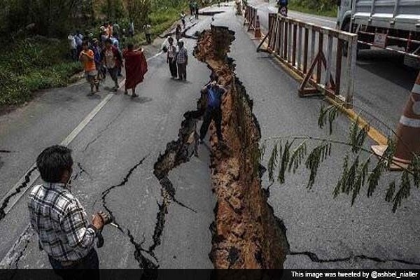 Động đất ở Nepal: Số người chết đang tăng từng giờ