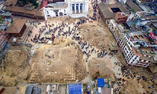 Động đất ở Nepal: Thiên nhiên nổi giận, con người nổi giận