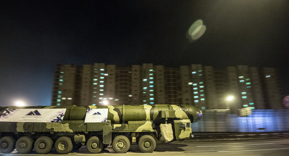 Bệ phóng ICBM Topol-M đến Moscow tham gia triển lãm vũ khí