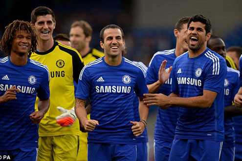 Tâm điểm vòng 35 Premier League: Chelsea sẽ trở thành tân vương?
