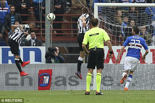 Thắng Sampdoria, Juventus lên ngôi vương sớm