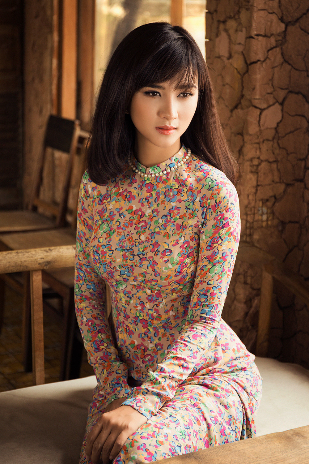 Cận cảnh vẻ đẹp mặn mà của Kim Tuyến trong chiếc áo truyền thống