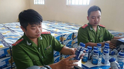 Hà Nội: Phát hiện container sữa Ensure nước nhập lậu 