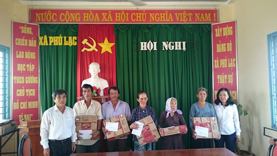 TAND tỉnh Bình Thuận thăm và tặng quà gia đình chính sách
