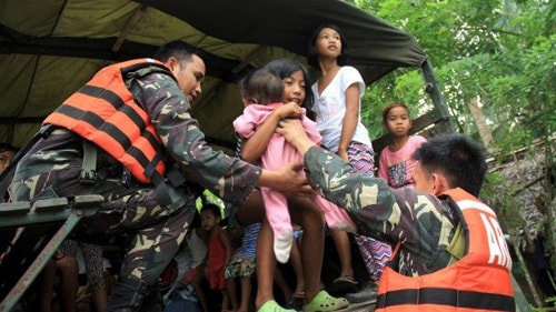 Philippines sơ tán hàng nghìn người trước siêu bão