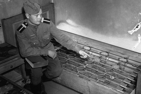 Toàn châu Âu mừng ngày chiến thắng Phát xít năm 1945 qua ảnh