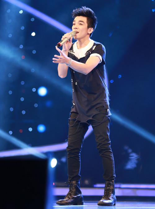 Vietnam Idol: Chàng Việt Kiều điển trai Trọng Hiếu làm mê hoặc ban giám khảo