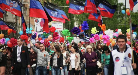 Donetsk: Hơn 30.000 người diễu hành kỷ niệm 1 năm trưng cầu dân ý