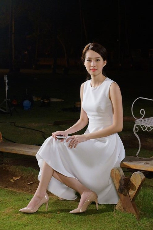 Hoa hậu Đặng Thu Thảo gây sốc khi bất ngờ đóng phim