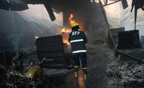 Cháy nhà máy ở Philippines, hơn 100 người chết và mất tích