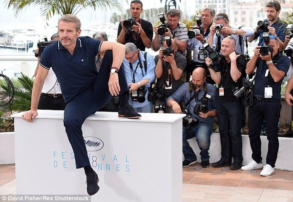 Khoảnh khắc hài hước thú vị của LHP Cannes trong ngày đầu tiên 