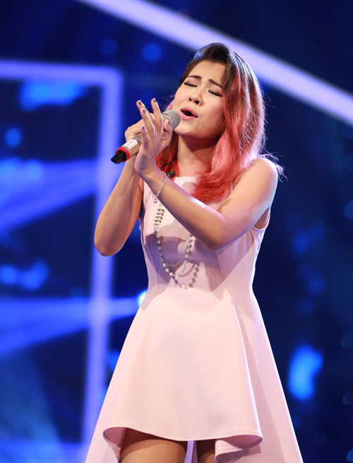 Vietnam Idol: Cô gái mũm mĩm Bích Ngọc bùng cháy trên sân khấu