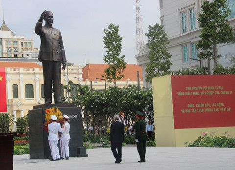Tổng Bí thư Nguyễn Phú Trọng dự Lễ khánh thành Tượng đài Chủ tịch Hồ Chí Minh