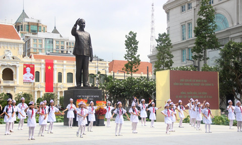 Tổng Bí thư Nguyễn Phú Trọng dự Lễ khánh thành Tượng đài Chủ tịch Hồ Chí Minh