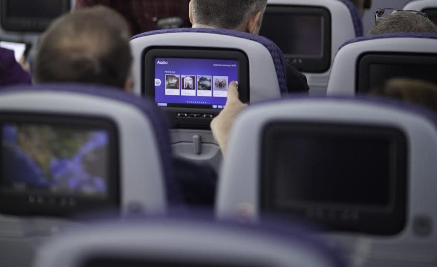 Hacker có thể dễ dàng kiểm soát chuyến bay?