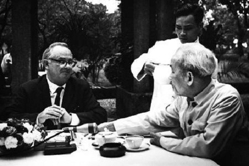 Mối thâm tình của các nhà báo nước ngoài với Chủ tịch Hồ Chí Minh