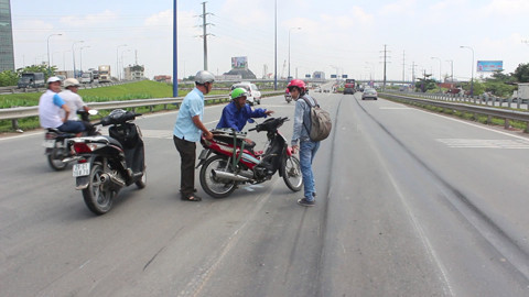 Tai nạn rình rập trên con đường hiện đại nhất Sài Gòn