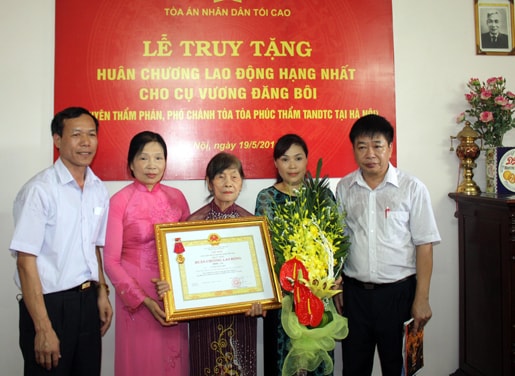 Truy tặng Huân chương Lao động hạng Nhất cho cụ Vương Đăng Bôi