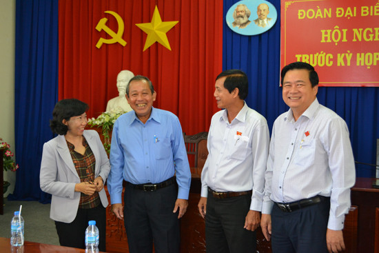 Bí thư Trung ương Đảng, Chánh án TANDTC Trương Hòa Bình tiếp xúc cử tri tại Long An