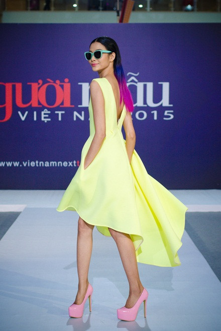 Bộ tứ giám khảo Vietnam's Next Top Model đổi style 