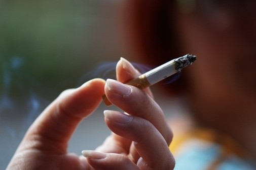 Nâng cao hiệu quả Luật phòng chống tác hại thuốc lá: Cần tăng cường tuyên truyền bên cạnh xử phạt