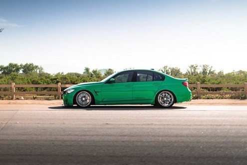 Ngắm BMW M3 nổi bật trong tông màu xanh lá