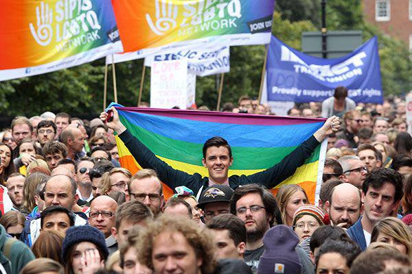 Ireland công nhận hôn nhân đồng giới qua trưng cầu dân ý