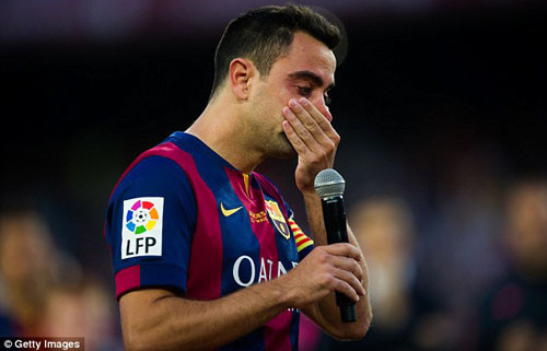 Cận cảnh Xavi nghẹn ngào trong trận đấu cuối cùng tại La Liga