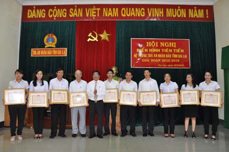 TAND hai cấp tỉnh Gia Lai tổ chức Hội nghị điển hình tiên tiến năm 2010-2015