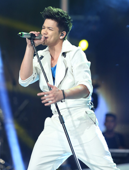 Vietnam Idol 2015: Trọng Hiếu, Vân Quỳnh tiếp tục đốn tim Ban giám khảo và khán giả
