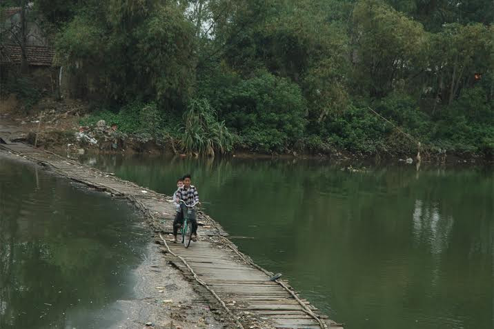 Nghệ An: Đánh cược mạng sống trên cây cầu mục nát