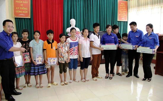 Chương trình tình nguyện của Chi đoàn Thanh niên Báo Công lý tại Yên Bái